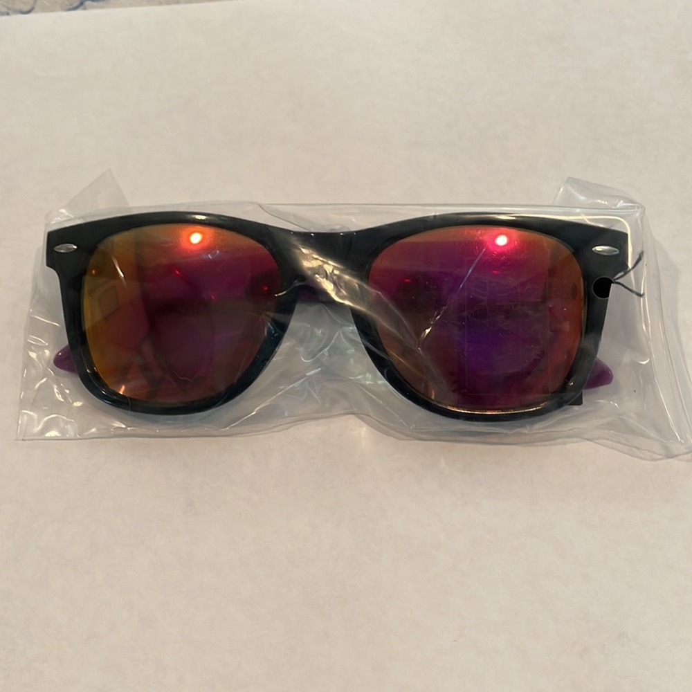 NWT Purple/Black Mirrored Square Sunglasses - Picture 6 of 7
